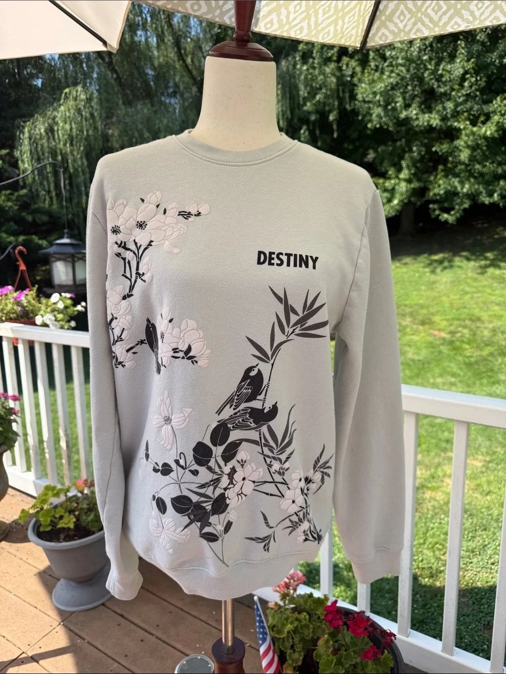 Blind Rooster Women’s M DESTINY sage green sweatshirt